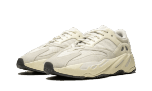 Tênis Yeezy Boost 700 Analógico – EG7596
