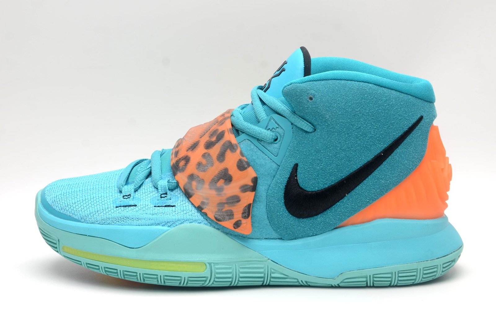 Tênis de basquete Nike Kyrie Irving 6 - Imagem 2