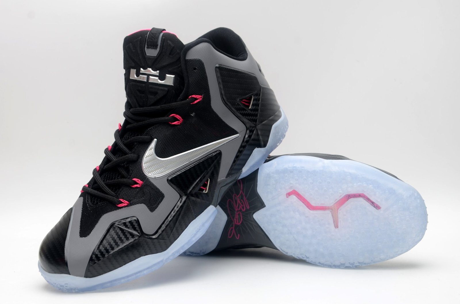 Tênis de basquete Nike LeBron James 11