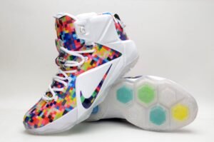 Tênis de basquete Nike LeBron James 12