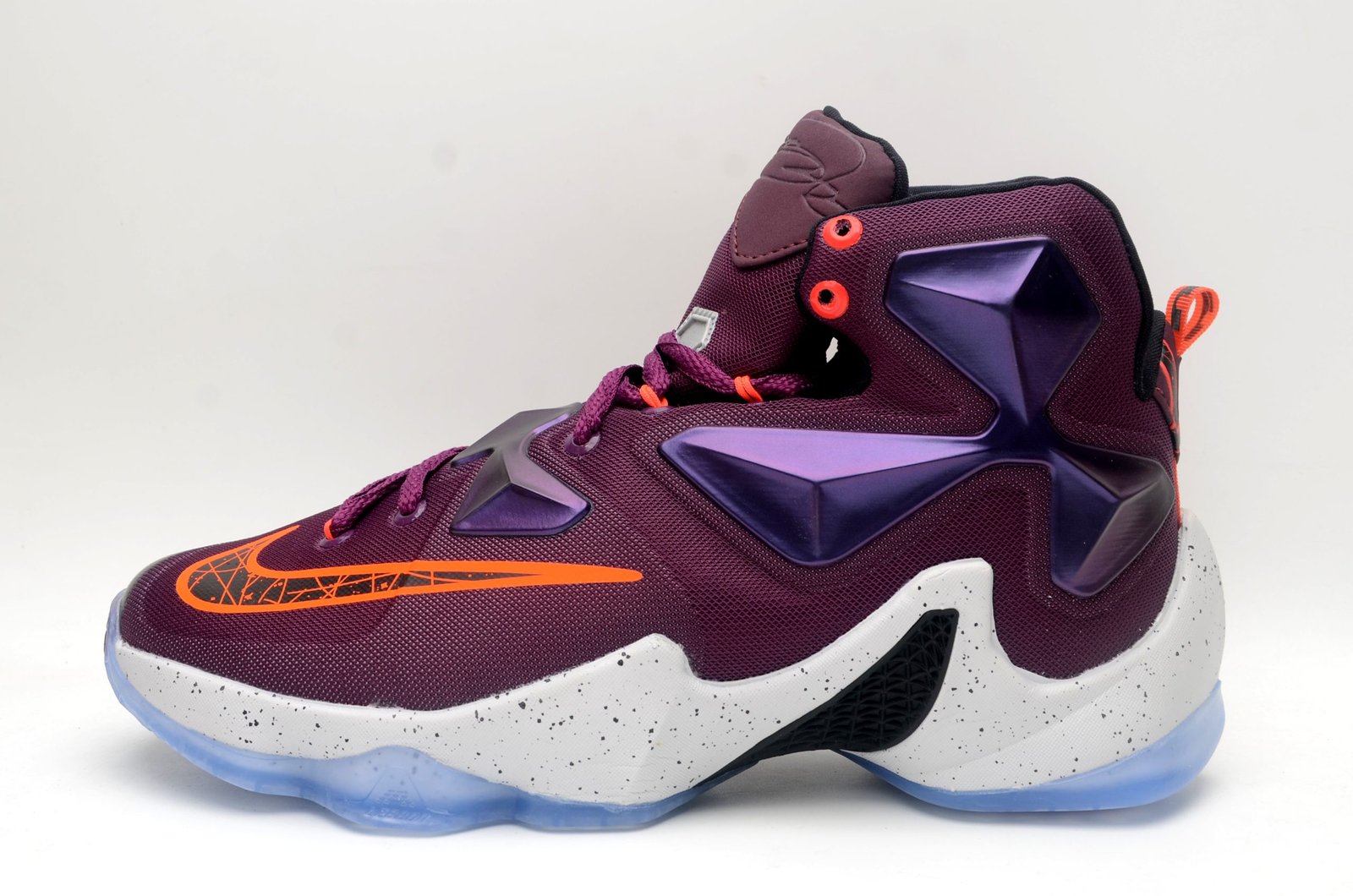 Tênis de basquete Nike LeBron James 13 - Imagem 2