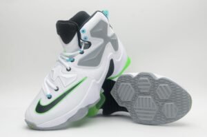 Tênis de basquete Nike LeBron James 13