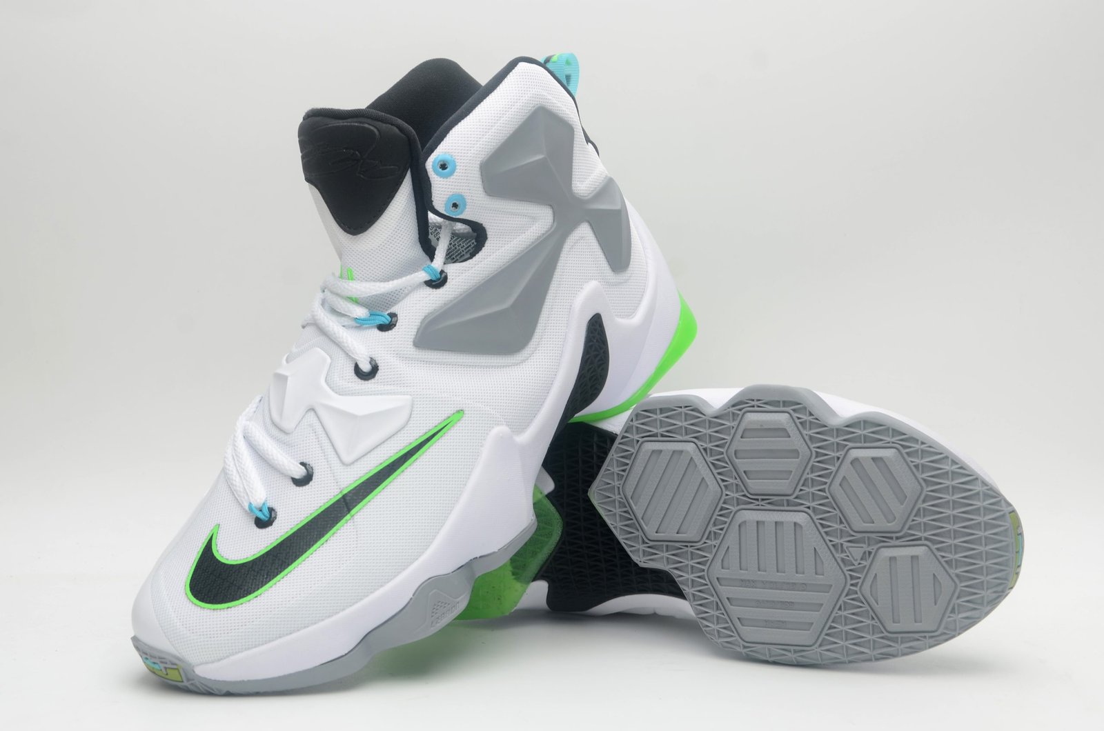 Tênis de basquete Nike LeBron James 13