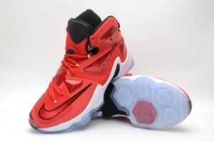 Tênis de basquete Nike LeBron James 13