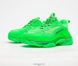 Balenciaga Triple S com sola transparente verde fluorescente