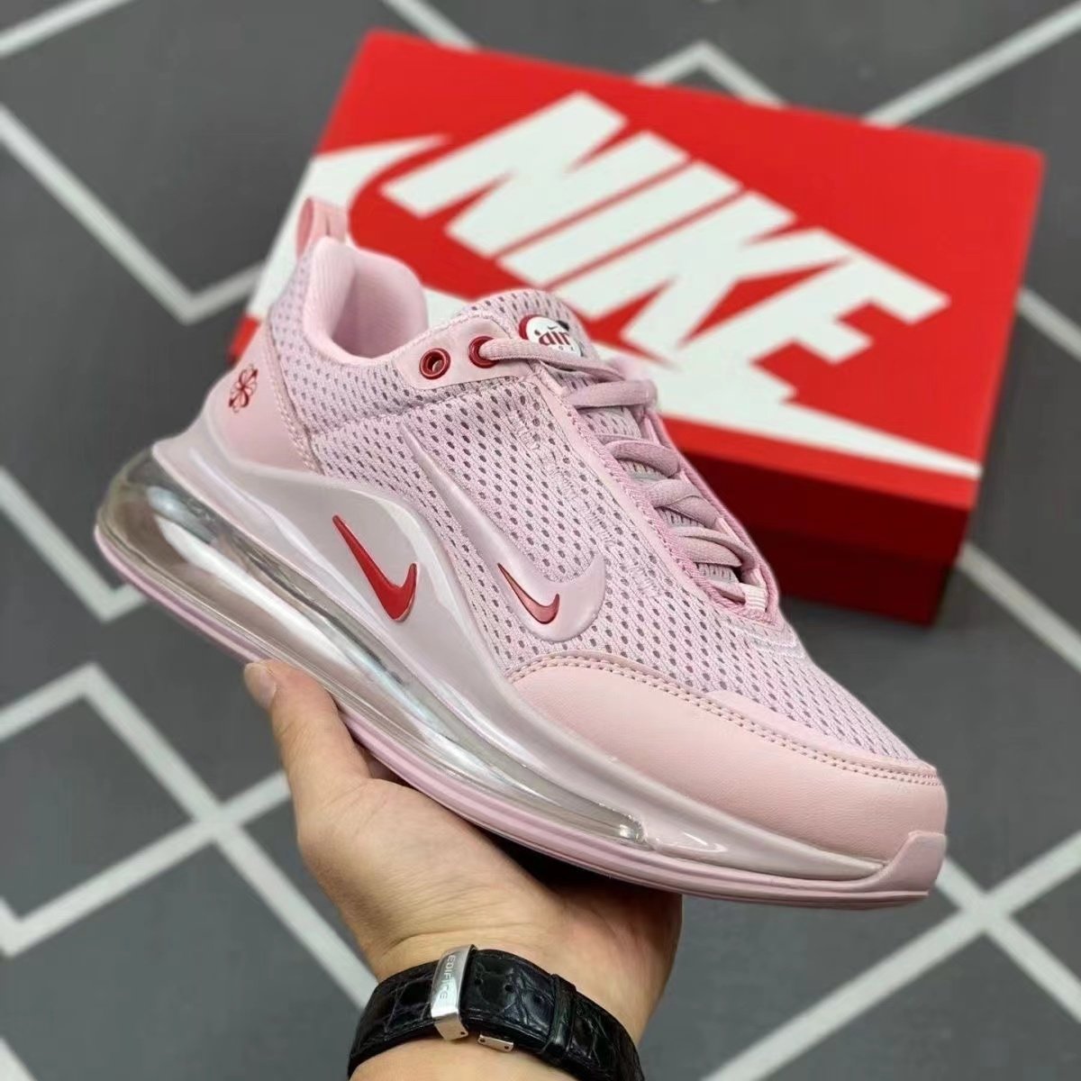 Air Max 720 V3