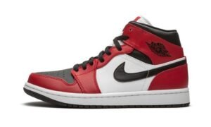 Air Jordan 1 Mid “Chicago Black Toe” 554724-069