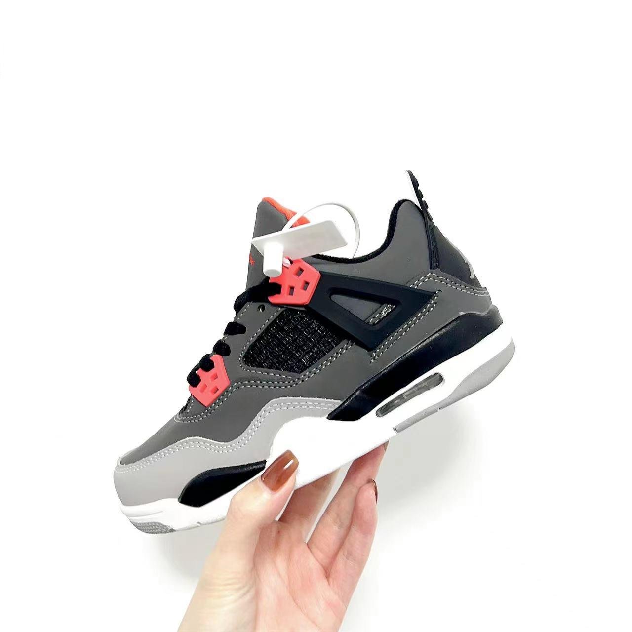 Tênis infantil Air Jordan 4