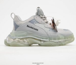 Balenciaga Triple S com sola transparente