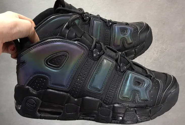 Nike Air More Uptempo Preto com detalhes refletivos a laser - Image 2