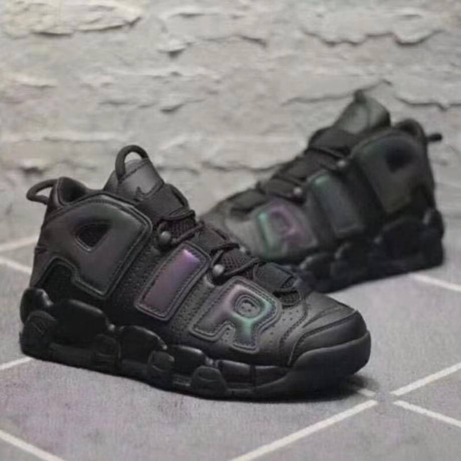 Nike Air More Uptempo Preto com detalhes refletivos a laser - Image 3