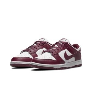Nike Dunk Low cor beterraba escura