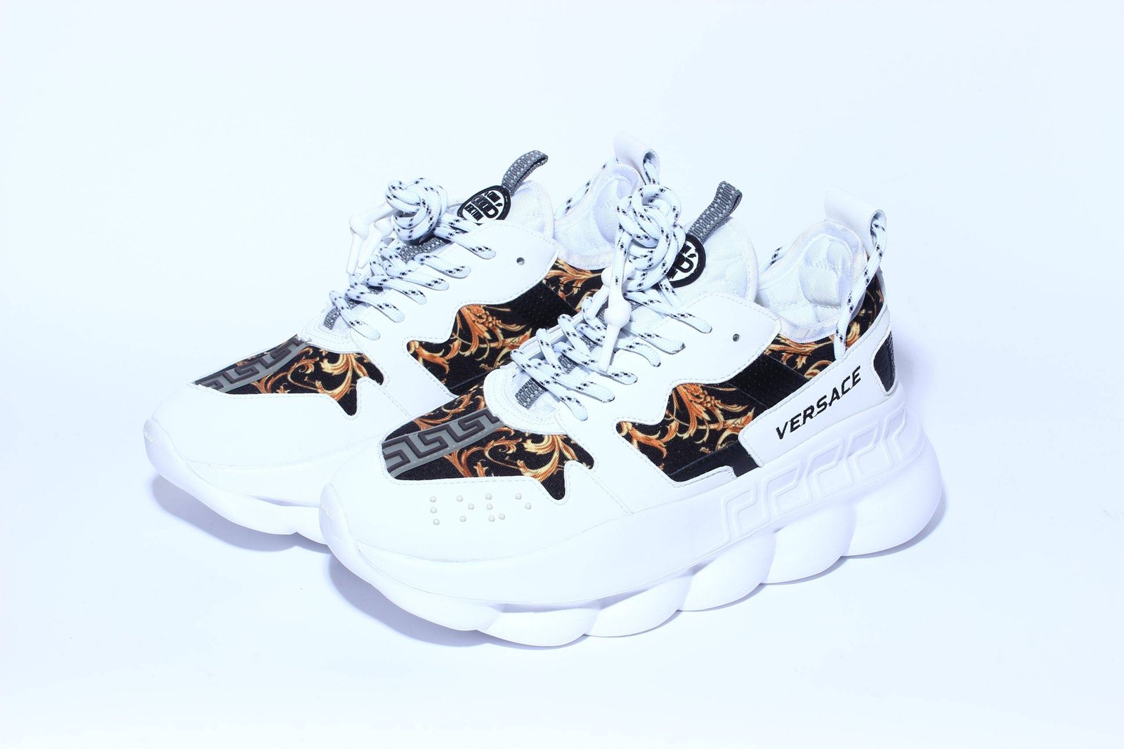 Versace Chain Reaction 2 Estampa Barocco Branco Preto Amarelo