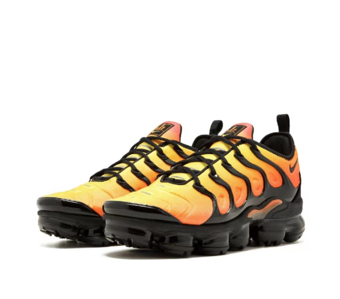 Nike Air VaporMax Plus Preto Laranja Carmim - Imagem 2