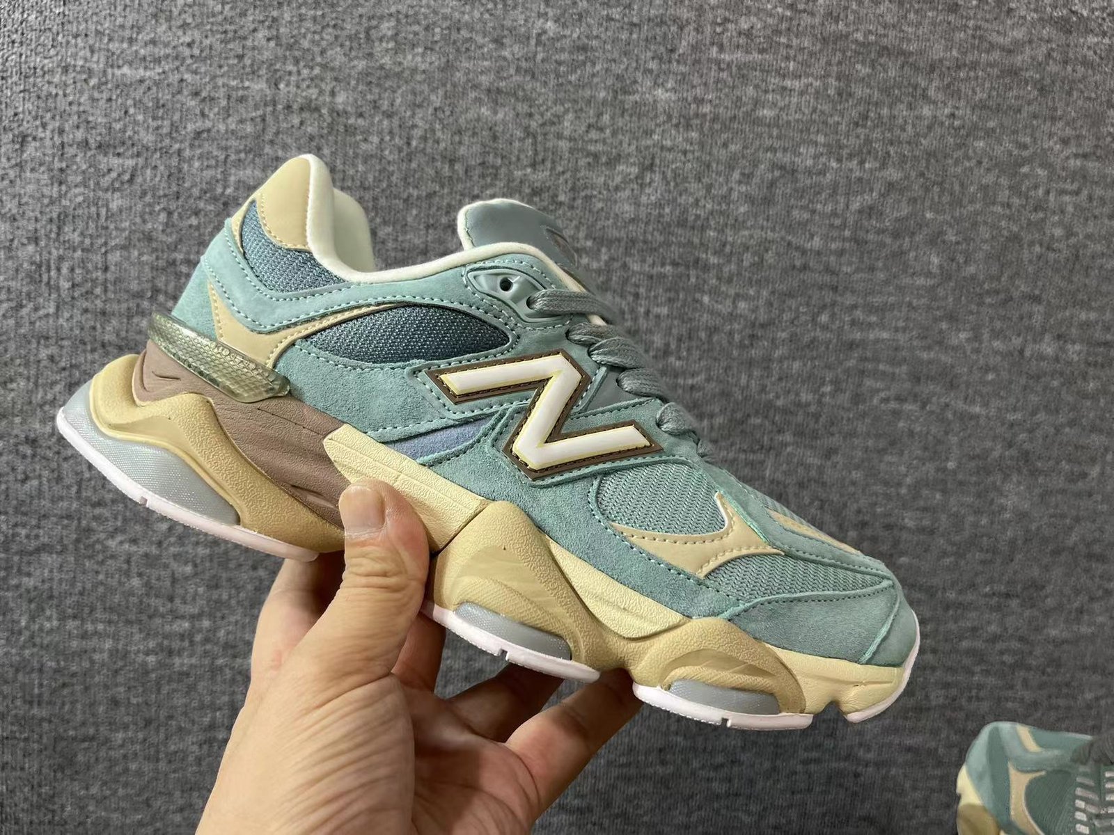 뉴발란스 9060 - Image 2