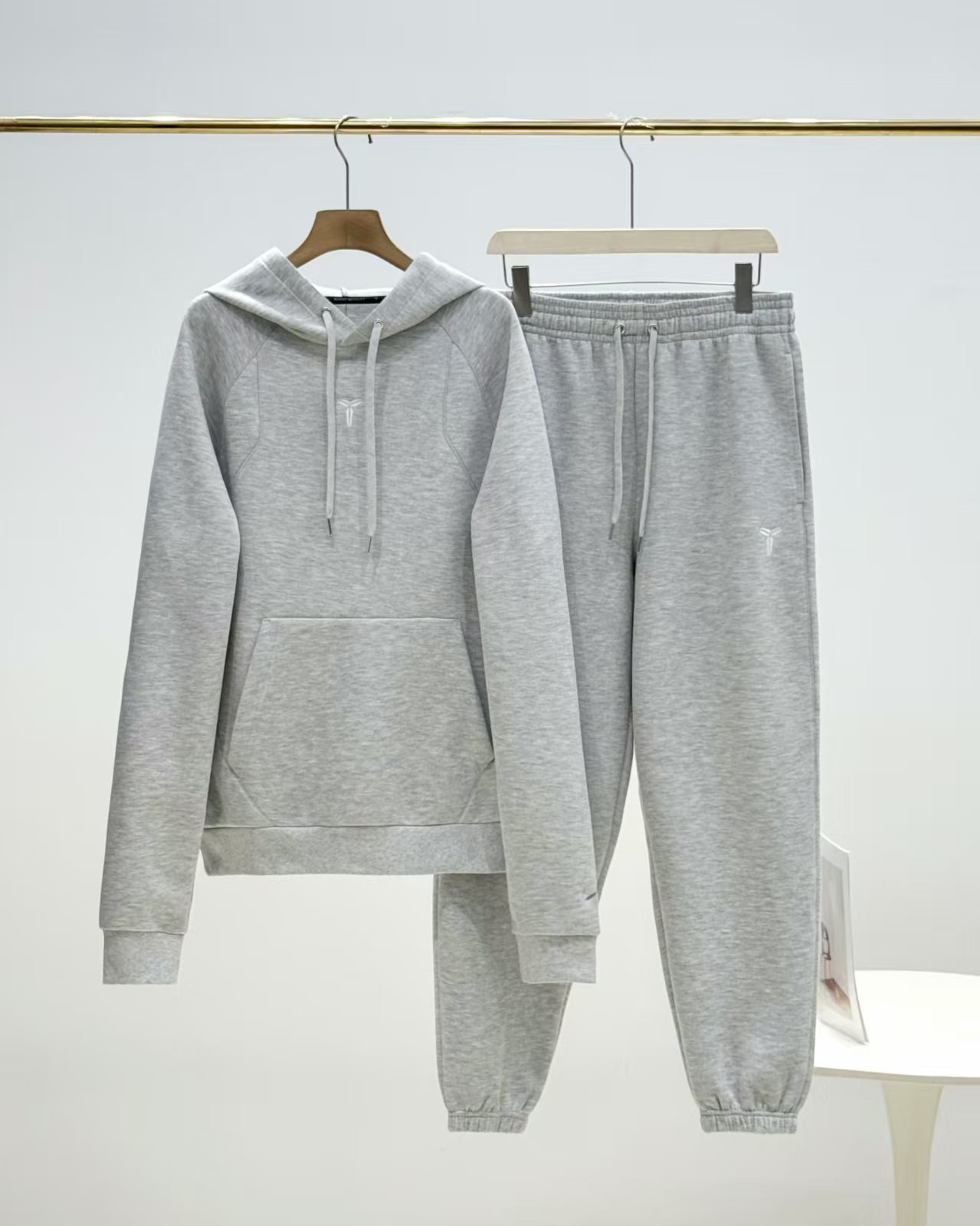 Conjunto de moletom com capuz Nike Kobe Co para esportes e lazer